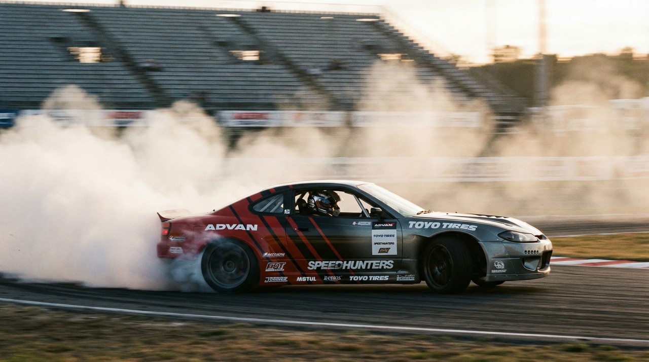 福利姬赛车汽车解说视频